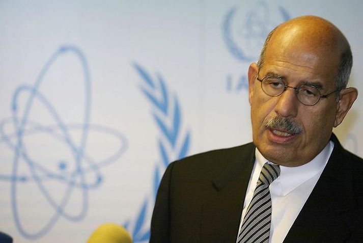 ElBaradei framkvæmdastjóri IAEA hvetur Vesturlönd og Íran til að leysa ágreining sinn um kjarnorkumál.