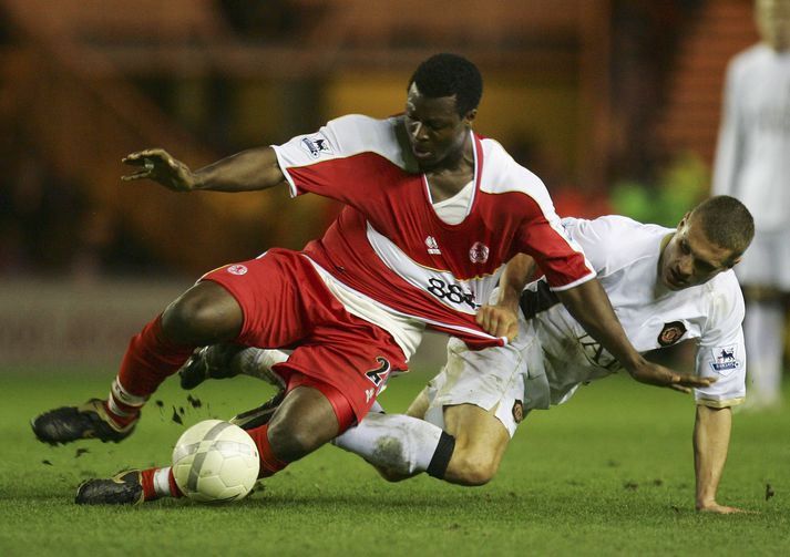 Yakubu í baráttunni í leik gegn Englandsmeisturum Manchester United.