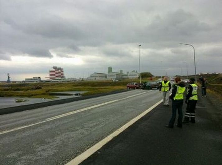 Reykjanesbraut en harður árekstur var þar á ellefta tímanum í gærkvöldi, við Vellina í Hafnarfirði.