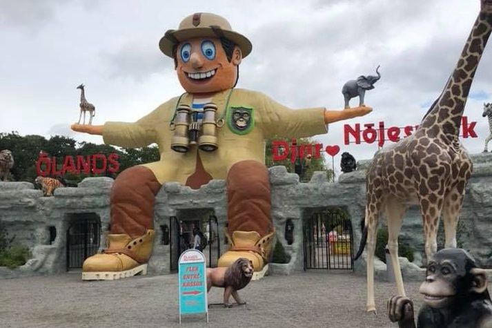 Ölands Djurpark er bæði dýragarður og vatnsrennibrautagarður.