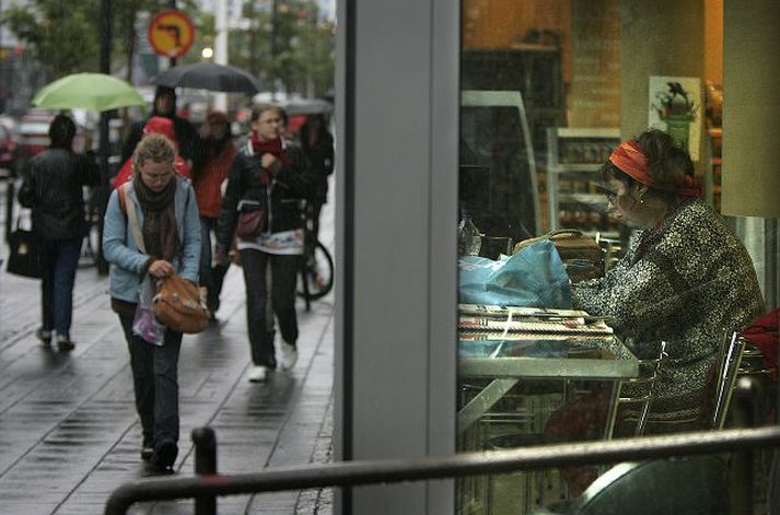 Óvissa um Icesave hefur áhrif á fjármögnun ýmissa verkefna. Töf á byggingu álvers í Helguvík og framleiðsluaukningu í Straumsvík er þjóðarbúinu gríðarlega dýr.fréttablaðið/daníel