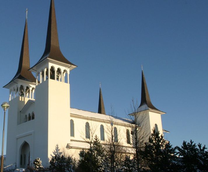 Háteigskirkja er sennilegast einhver vinsælasta kirkja landsins þegar kemur að hjónavígslum. Mynd/GVA.