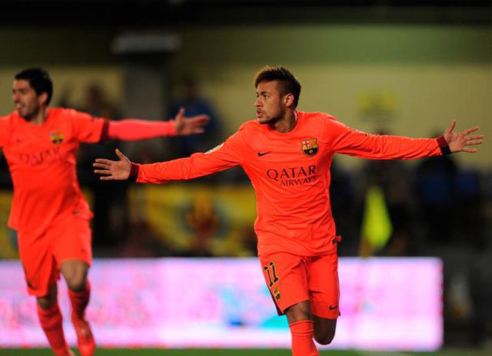 Neymar skoraði tvö mörk fyrir Barcelona á El Madrigal í kvöld.