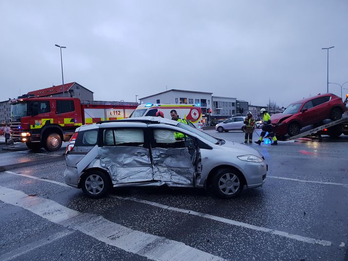 Eins og sjá má var áreksturinn nokkuð harður.