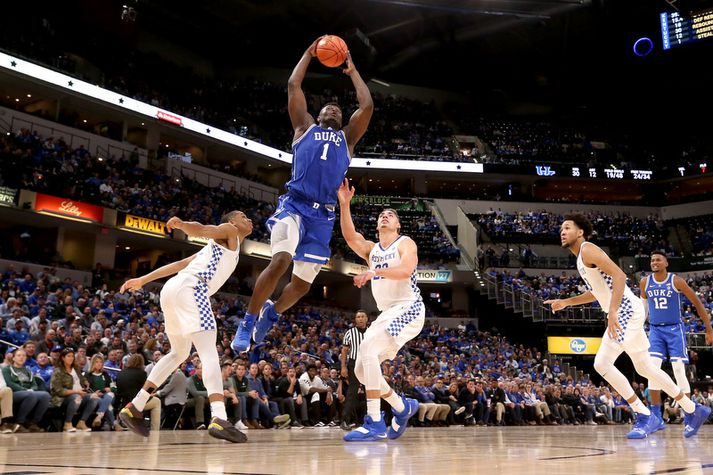 Zion Williamson á ferðinni í nótt.