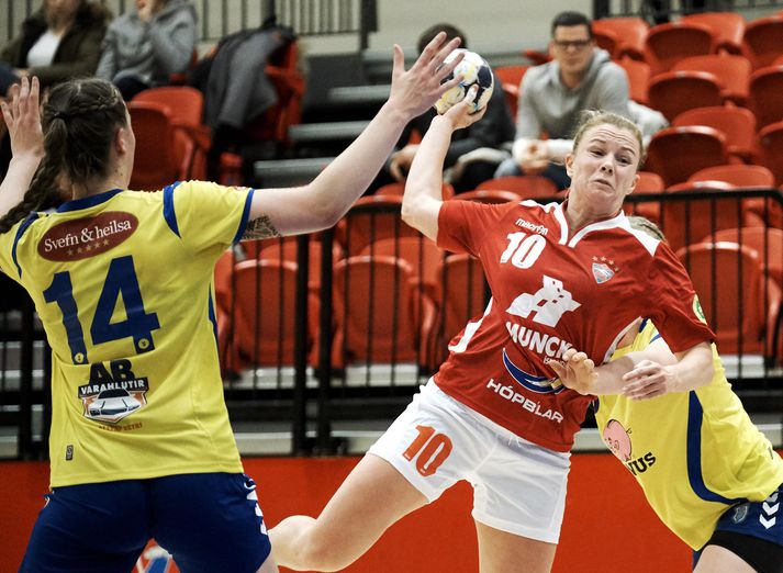 Kristín Guðmundsdóttir brýst hér í gegnum vörn Fjölnis í kvöld.