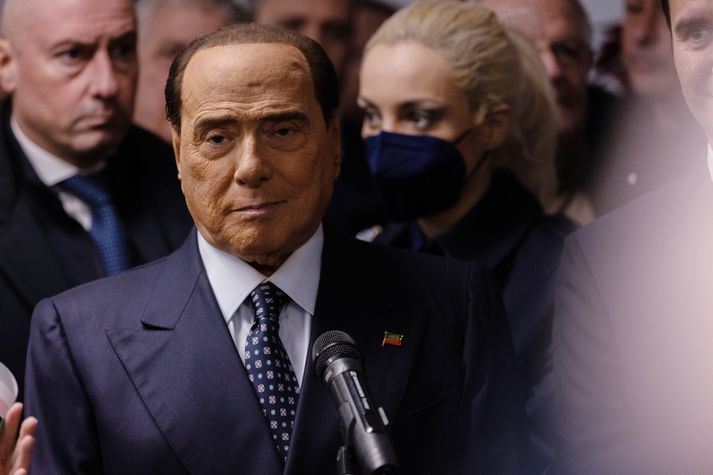 Berlusconi hefur þrisvar tekið við sem forsætisráðherra Ítalíu.