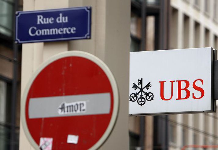 Við höfuðstöðvar UBS í Zürich í Sviss Risabankinn UBS hefur tekið að greina íslensku viðskiptabankana. Í síðustu viku sendi bankinn frá sér sitt fyrsta mat á verðþróun bréfa Kaupþings og Glitnis. Landsbankinn bætist síðar í hópinn.