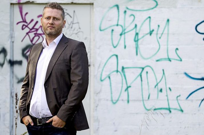 Jón Óttar segist hafa orðið þess strax áskynja að sérstakur saksóknari hleraði símtöl verjenda við skjólstæðinga, en slíkt er óheimilt samkvæmt sakamálalögum.