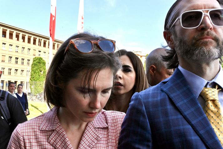 Amanda Knox ásamt eiginmanni sínum.