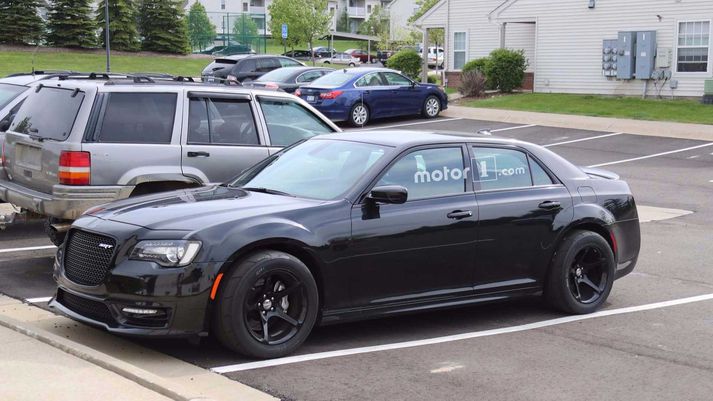 Chrysler 300 Hellcat við prufanir.