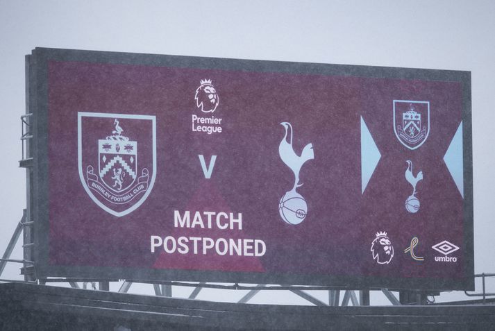 Burnley v Tottenham Hotspur - Premier League BURNLEY, ENGLAND - NOVEMBER 28: A screen displaying details of the postponement before the postponed Premier League match between Burnley and Tottenham Hotspur at Turf Moor on November 28, 2021 in Burnley, England. (Photo by Joe Prior/Visionhaus)