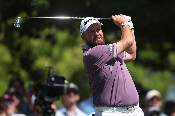 Shane Lowry sýndi mögnuð tilþrif á Masters í dag og er í toppbaráttunni fyrir lokahringinn.