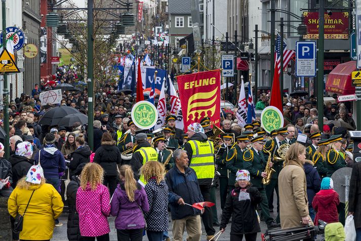 Úr kröfugöngu í miðborg Reykjavíkur 1. maí 2016.