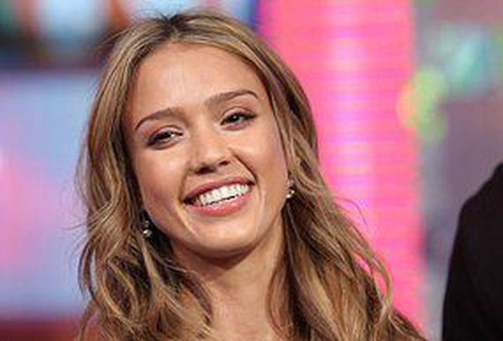 Leikkonan Jessica Alba á von á sínu öðru barni á þessu ári