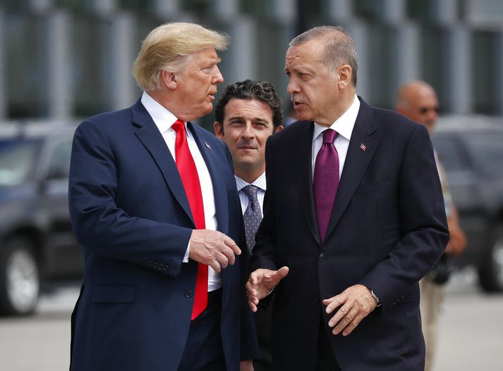 Trump og Erdogan ræða saman í júlí. Bandaríkjastjórn tilkynnti um meiriháttar stefnubreytingu í Sýrlandi eftir símtal þeirra í gær.