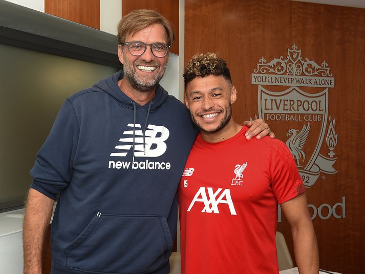 Klopp með Chamberlain eftir undirskriftina.