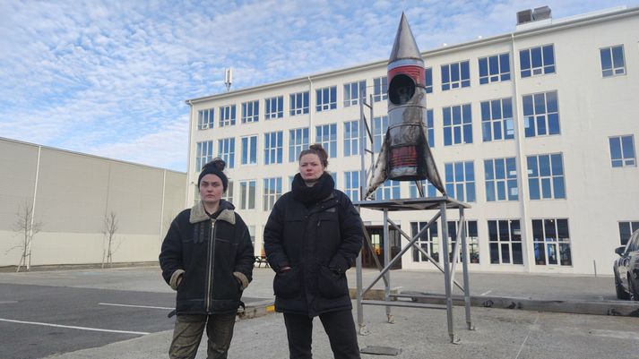 Listakonurnar Bryndís Björnsdóttir og Steinunn Gunnlaugsdóttir og verk þeirra. 