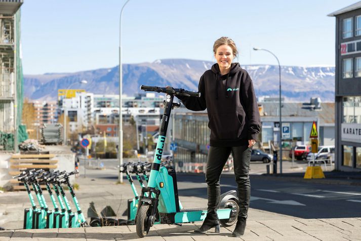 Sæ­unn Ósk Unn­steins­dótt­ir, fram­kvæmda­stjóri Hopp, hitti mann sem hefur stundað að bensla bremsur rafhlaupahjóla til að mótmæla hversu illa þeim er gjarnan lagt.