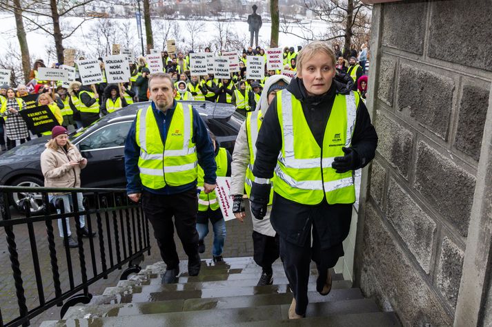 Sólveig Anna skýtur föstum skotum á Alþýðusambandið.