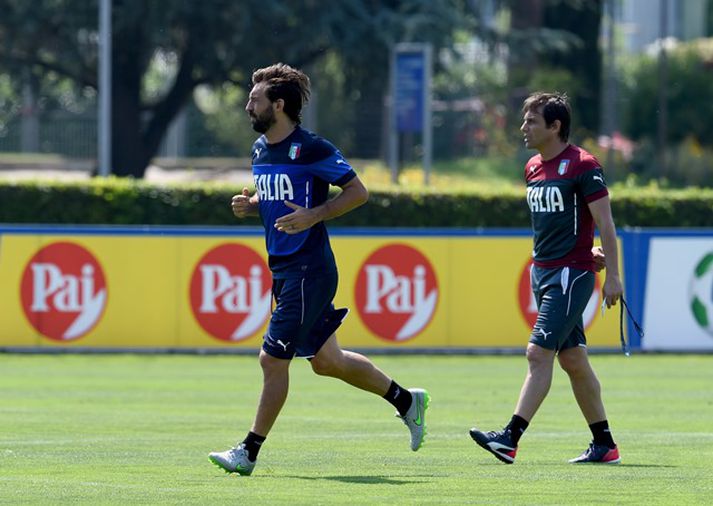 Conte fékk Pirlo til að hætta við að hætta í landsliðinu en valdi hann svo ekki í hópinn fyrir EM.