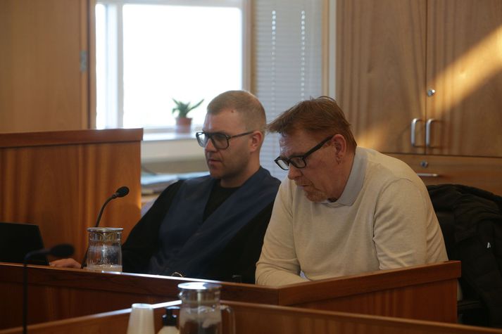 Jón Þór Dagbjartsson (til hægri) ásamt Hlyni Jónssyni verjanda sínum.
