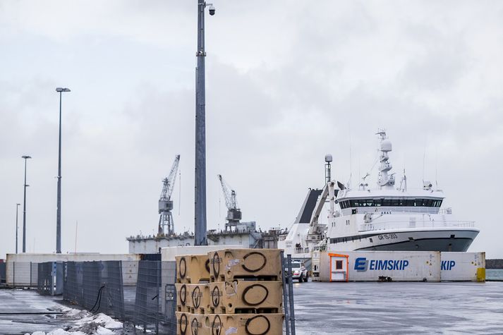 Polar Nanoq við bryggju í Hafnarfjarðarhöfn í dag.