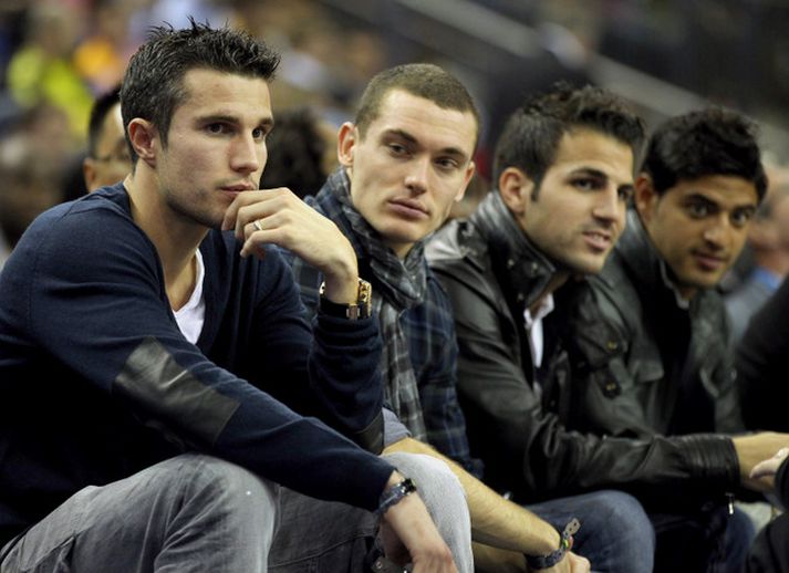 Vermaelen er hér fyrir miðju með þeim Robin van Persie og Cesc Fabregas.