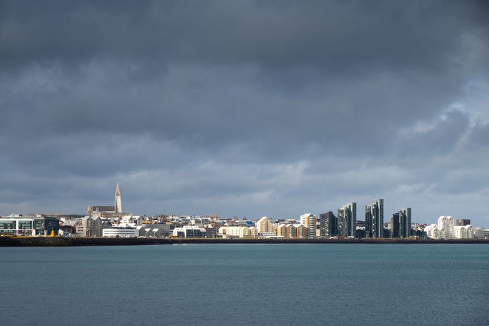 Brotið átti sér stað í desember 2018. Hálfu ári síðar er fallinn  dómur í málinu.