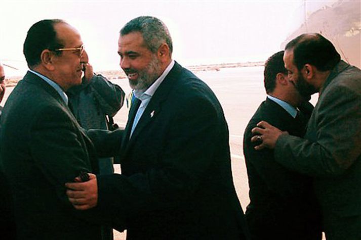 Haniyeh er annar frá vinstri. Myndin er frá heimsókn hans til Egyptalands í dag.