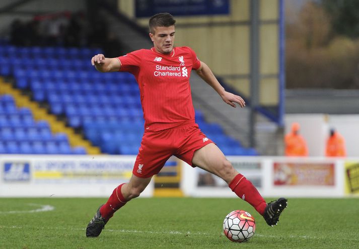 Tom Brewitt í leik með unglingaliði Liverpool. Draumur hans að spila fyrir aðallið félagsins rættist ekki.