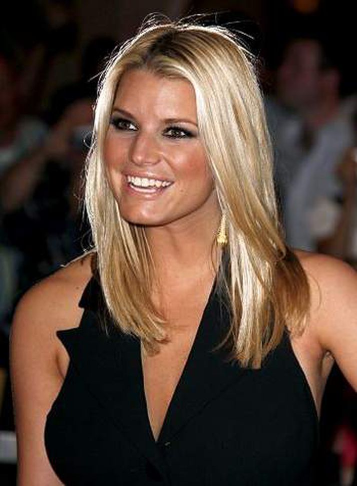 Jessica Simpson mun hafa kolfallið fyrir hinum gifta Eric Johnson.