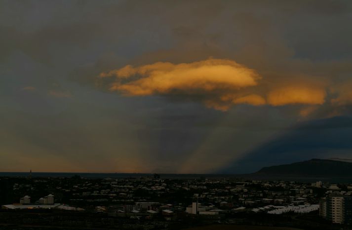 Hiti á landinu verður á bilinu núll til fimm stig.