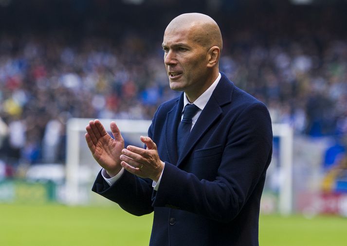 Zidane klappar sínum mönnum lof í lófa í dag.