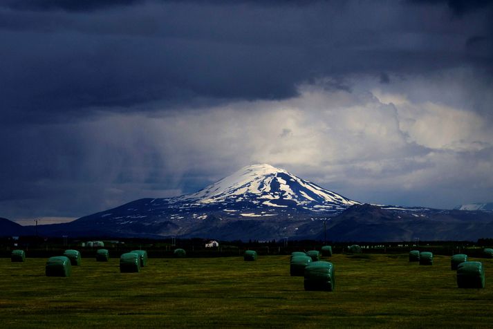 Sérfræðingar á Veðurstofu Íslands munu fylgjast vel með Heklu á næstu dögum vegna skjálftavirkni á svæðinu. Nú eru þó engin merki um yfirvofandi eldgos.