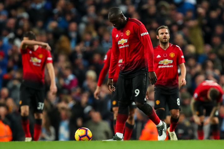 Romelu Lukaku og félagar í Manchester United eru 12 stigum á eftir Manchester City eftir fyrstu 12 umferðir tímabilsins.