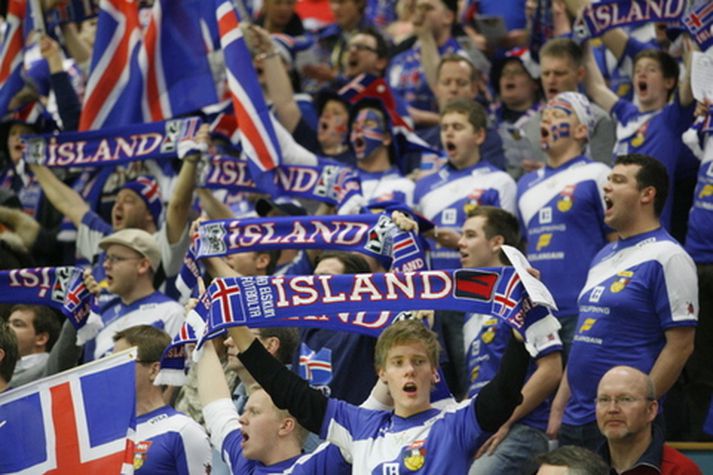 Íslenskir áhorfendur hafa verið áberandi á leikjum Íslands.