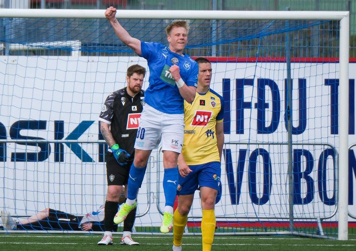Róbert Frosti Þorkelsson fagnar marki sínu gegn KA. Steinþór Már Auðunsson og Hans Viktor Guðmundsson eru ekki jafn sáttir.