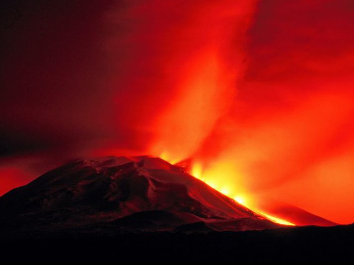 Nei, Hekla er ekki að gjósa.