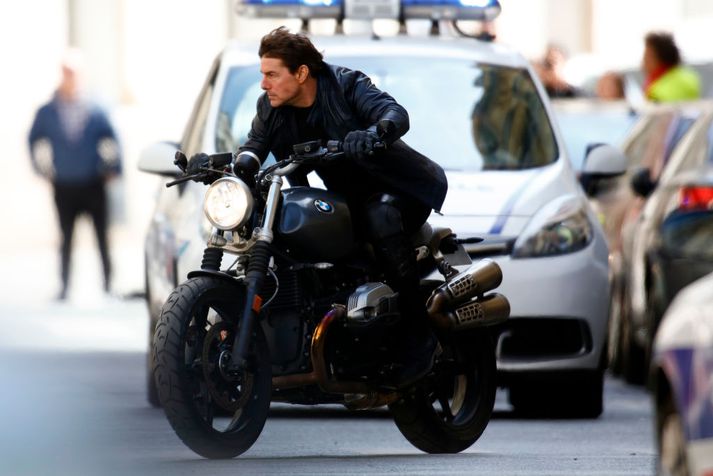 Tom Cruise hlaut mikið högg þegar hann lenti illa á byggingunni.