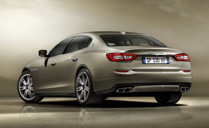 Maserati Quattroporte.