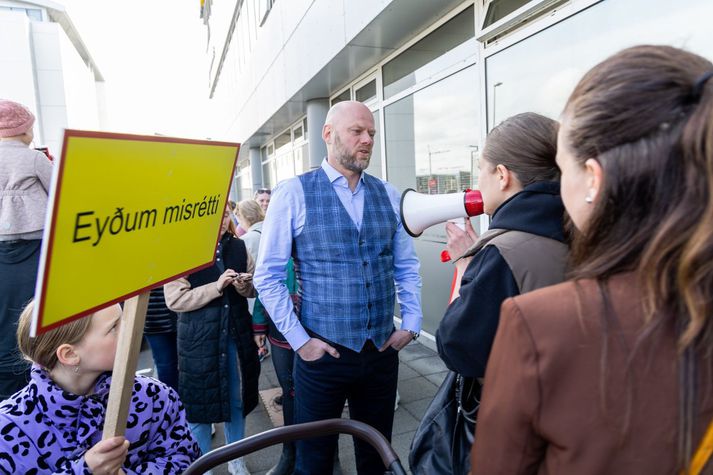 Frá samskiptum mótmælenda við framkvæmdastjóra Sambands íslenskra sveitarfélaga, Arnar Þór Sævarsson.