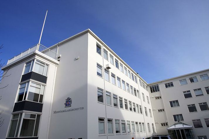 upplýsingar Menntamálaráðuneytið synjaði beiðni Fréttablaðsins um upplýsingar í ágúst 2010, en hefur nú verið skikkað til að afhenda megnið af umbeðnum gögnum.Fréttablaðið/Stefán