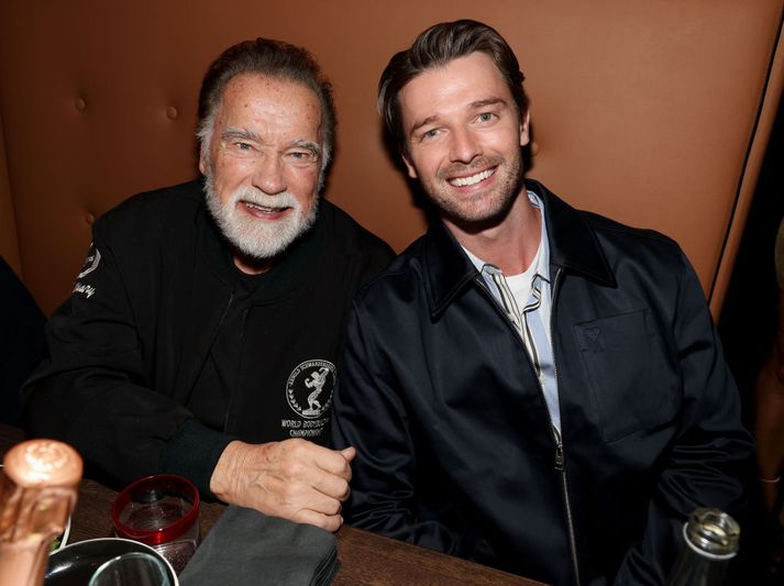 Fegðarnir Arnold Schwarzenegger og  Patrick Schwarzenegger hafa báðir komið naktir fram. 