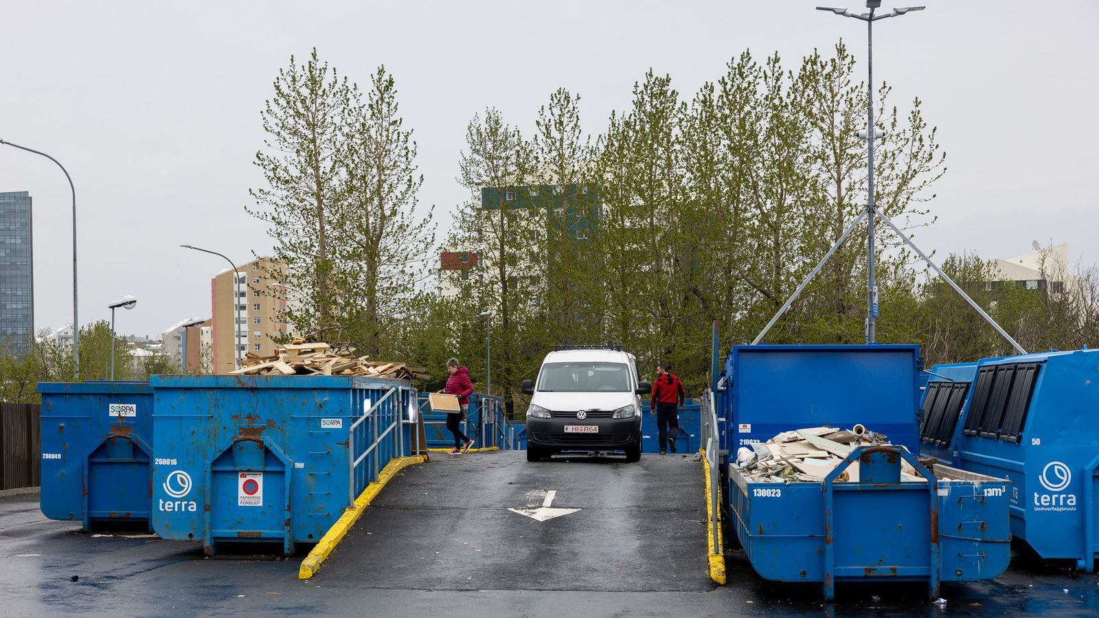 Lokun Sorpu á Dalvegi enn frestað
