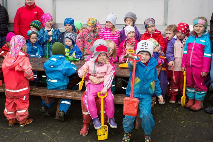 Leikskólabörn í Reykjavík halda heim á leið í tilefni dagsins þann 19. júní.