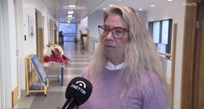 Sérfræðingur í barnalækningum hefur greint tíu börn með beinkröm sem hlýst af D-vítamín og kalkskorti. Hún minnir foreldra á hversu mikilvægt það er að sjá til þess að börn fái réttan D-vítamín skammt daglega til.