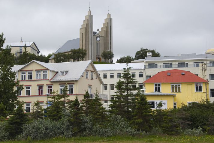 Útlit er fyrir að hótelið á Akureyri verði ekki opnað ekki fyrr en fjórum til fimm árum eftir að Íslandshótel keyptu lóðina.