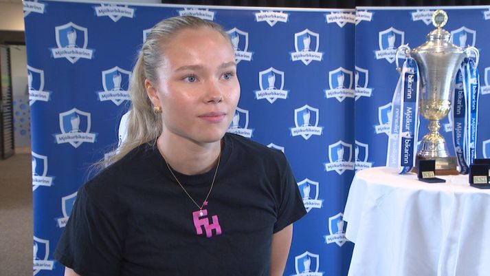 Hlín ætlar sér dolluna. 