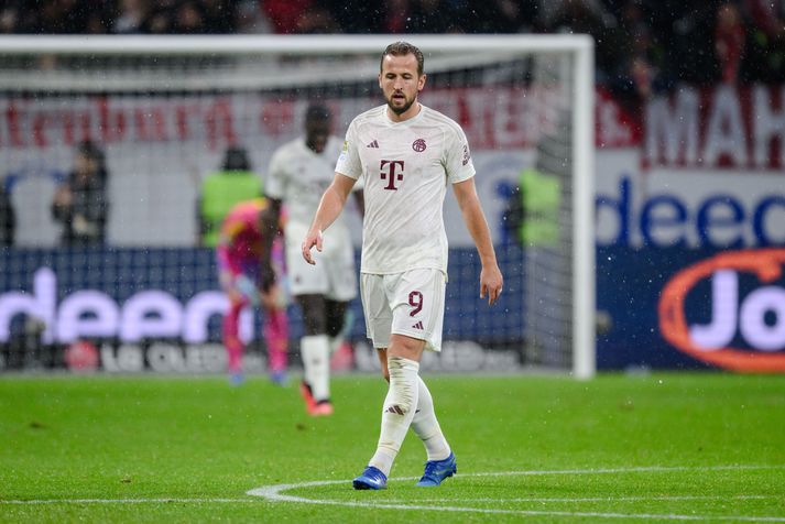 Harry Kane og félagar í Bayern München máttu þola ótrúlegt tap gegn Frankfurt í dag.